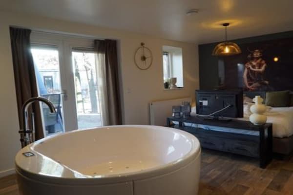 Foto van Comfortabele Veluwe Holiday Base voor 10 personen - Vakantiehuis in Otterlo - BedRoom