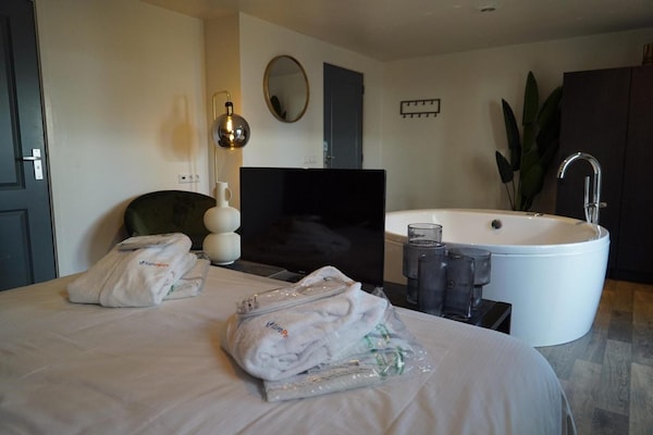 Foto van Comfortabele Veluwe Holiday Base voor 10 personen - Vakantiehuis in Otterlo - BedRoom