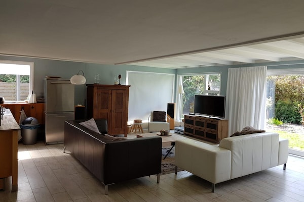 Foto van Familievilla met jacuzzi en grote tuin - Vakantiehuis in Balkbrug - LivingRoom