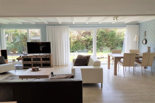 Foto van Familievilla met jacuzzi en grote tuin - Vakantiehuis in Balkbrug - LivingRoom