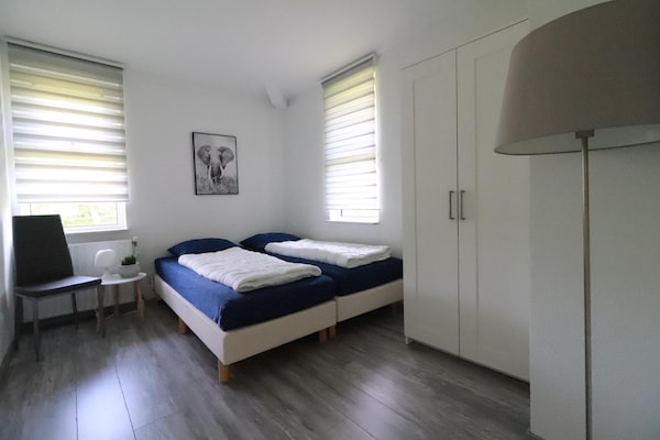 Foto van Comfortabel verblijf in een bungalow aan het water - BedRoom