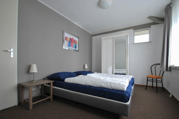 Foto van Comfortabel verblijf in een bungalow aan het water - BedRoom