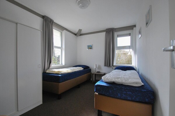 Foto van Comfortabel verblijf in een bungalow aan het water - BedRoom