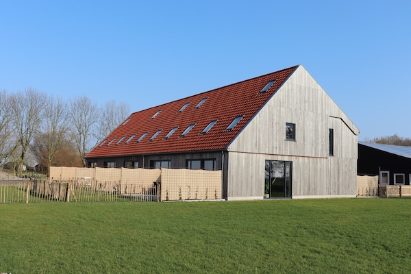Foto van Compleet nieuwe vakantiewoning in Friesland - Vakantiehuis in leons - ExteriorSummer