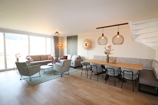 Foto van Compleet nieuwe vakantiewoning in Friesland - Vakantiehuis in leons - LivingRoom