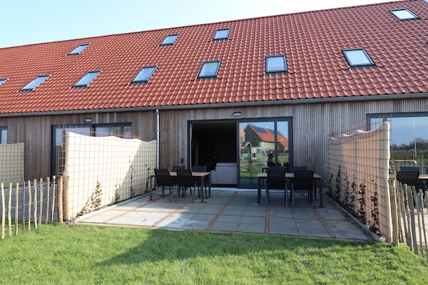 Foto van Compleet nieuwe vakantiewoning in Friesland - Vakantiehuis in leons - ExteriorSummer