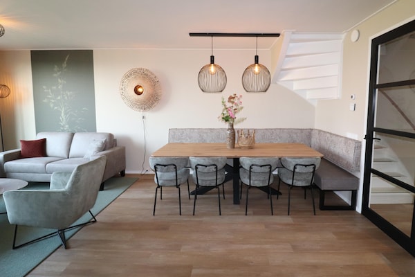 Foto van Compleet nieuwe vakantiewoning in Friesland - Vakantiehuis in leons - DiningRoom
