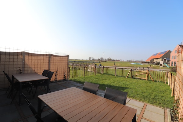 Foto van Compleet nieuwe vakantiewoning in Friesland - Vakantiehuis in leons - TerraceBalcony