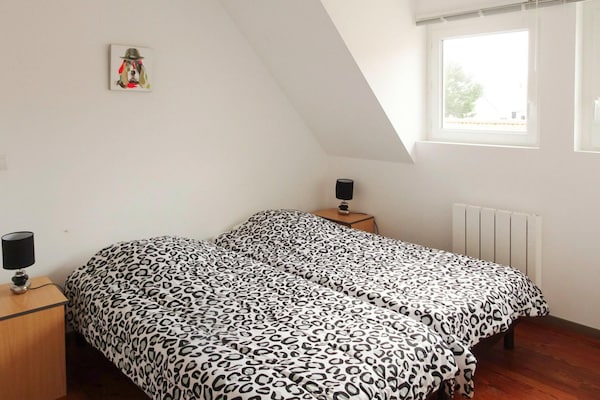 Foto van Vakantiehuis in Bréhal bij zandstrand - Vakantiehuis in St. Martin-de-Bréhal - BedRoom