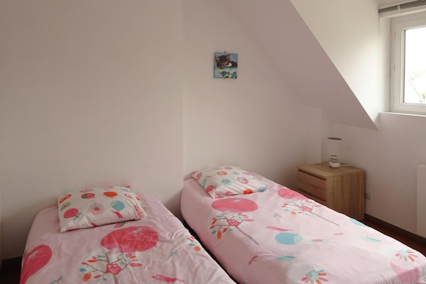 Foto van Vakantiehuis in Bréhal bij zandstrand - Vakantiehuis in St. Martin-de-Bréhal - BedRoom