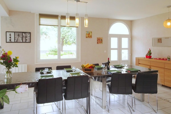 Foto van Vakantiehuis in Bréhal bij zandstrand - Vakantiehuis in St. Martin-de-Bréhal - DiningRoom