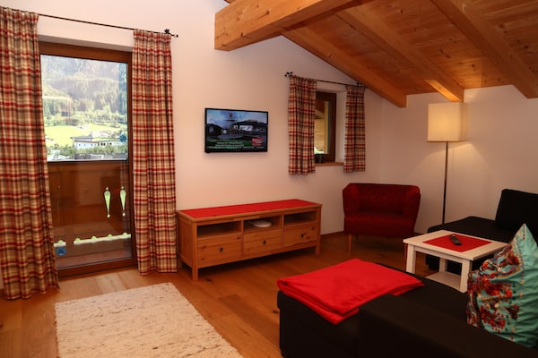 Foto van Chalet in Neukirchen bij Wildkogel Arena - Vakantiehuis in Neukirchen - LivingRoom