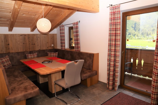 Foto van Chalet in Neukirchen bij Wildkogel Arena - Vakantiehuis in Neukirchen - DiningRoom