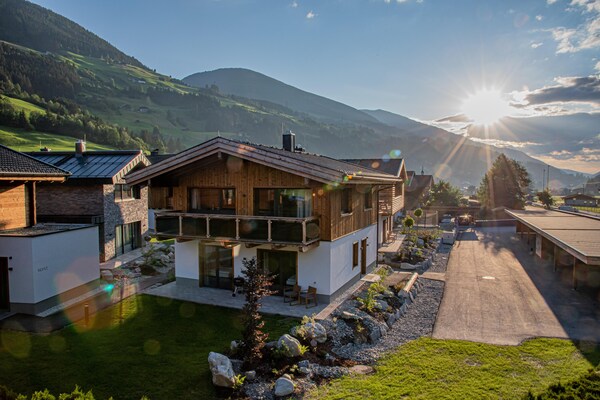 Foto van Chalet in Pinzgau bij Skipistes & Sauna - Vakantiehuis in Wald im Pinzgau - ExteriorSummer