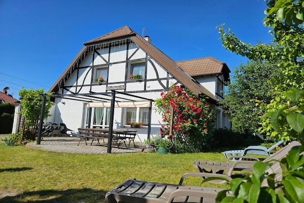 Foto van Comfortabele vakantievilla met een eigen tuin - Vakantiehuis in Pluski - ExteriorSummer