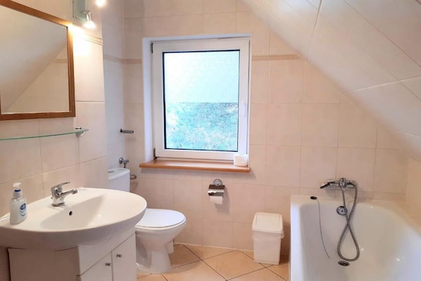 Foto van Comfortabele vakantievilla met een eigen tuin - Vakantiehuis in Pluski - BathRoom
