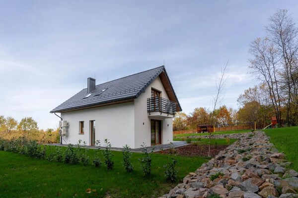 Foto van Comfortabele vakantievilla met sauna en jacuzzi - Vakantiehuis in Marcyporeba - ExteriorSummer