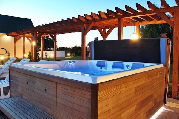 Foto van Comfortabele vakantiehuizen, bad, jacuzzi, sauna - Vakantiehuis in Osieki - ParkFacilities