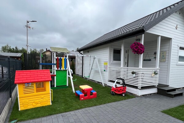 Foto van Comfortabele vakantiehuizen met airconditioning. - Vakantiehuis in Dabki - ExteriorSummer