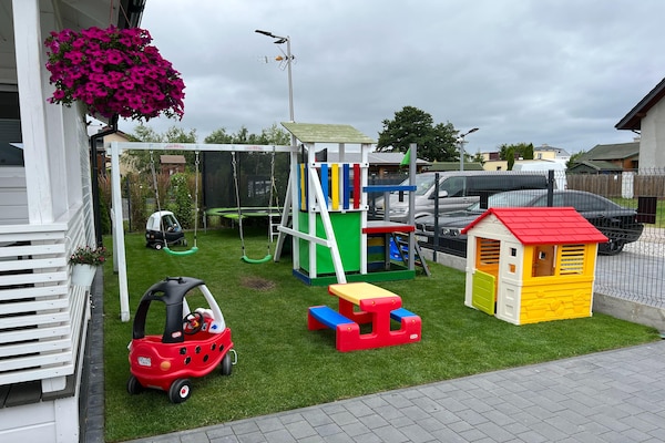Foto van Comfortabele vakantiehuizen met airconditioning. - Vakantiehuis in Dabki - GardenSummer