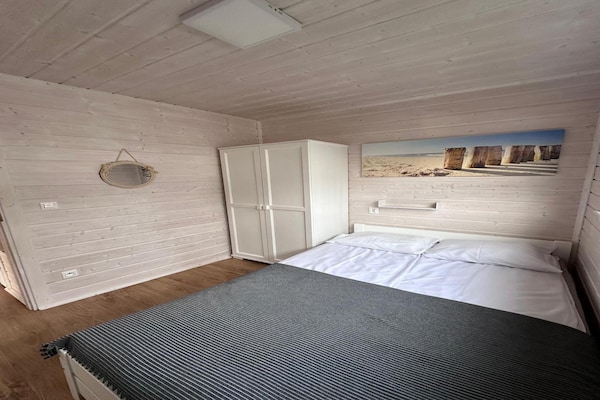 Foto van Comfortabele vakantiehuizen met airconditioning. - Vakantiehuis in Dabki - BedRoom