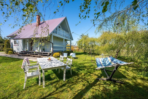 Foto van Comfortabel vakantiehuis met open haard en terras - Vakantiehuis in Bobolin - TerraceBalcony