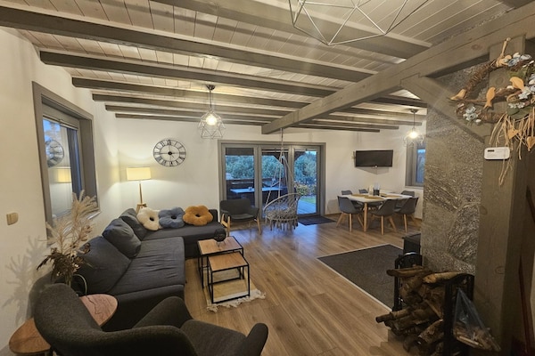 Foto van Comfortabel vakantiehuis met terras en tuin. - Vakantiehuis in Wdzydze Tucholskie - LivingRoom