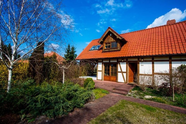 Foto van Comfortabele vakantievilla met terras en tuin. - Vakantiehuis in Karwienskie Bloto Drugie - ExteriorSummer