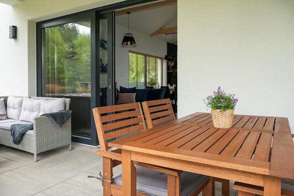 Foto van Comfortabel vakantiehuis met zwembad, sauna - Vakantiehuis in Odargowo - Terrace