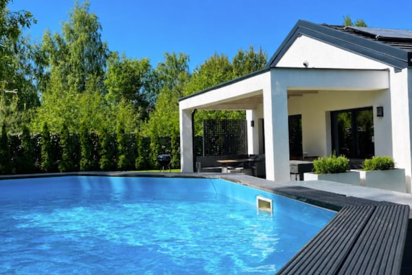 Foto van Comfortabel vakantiehuis met zwembad, sauna - Vakantiehuis in Odargowo - LivingRoom