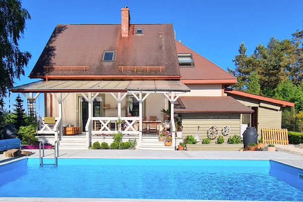 Foto van Vakantievilla voor 10 personen met privézwembad - Vakantiehuis in Kielno - ExteriorSummer