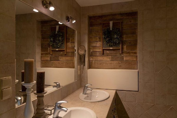 Foto van Vakantievilla voor 10 personen met privézwembad - Vakantiehuis in Kielno - BathRoom