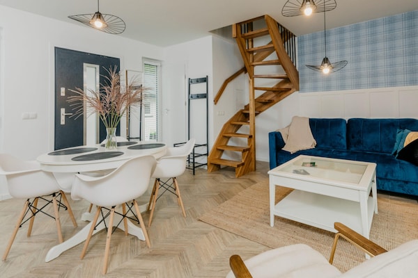 Foto van Comfortabel vakantiehuis met sauna en jacuzzi. - Vakantiehuis in Kopalino - LivingRoom