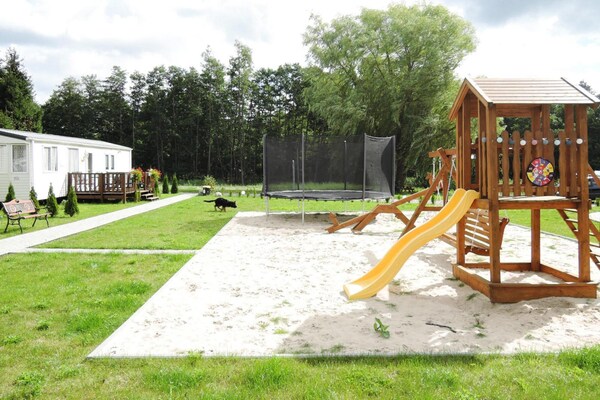 Foto van Stacaravan in Kolczewo bij Oostzeestrand - Vakantiehuis in Kolczewo - GardenSummer
