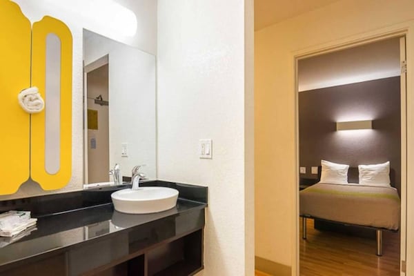 Foto van 3 tweepersoonsbedden | Rookvrij - Vakantiehuis in Concord - BathRoom