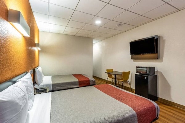 Foto van 4 tweepersoonsbedden | Niet-roken, koelkast - Vakantiehuis in ELIZABETH - BedRoom