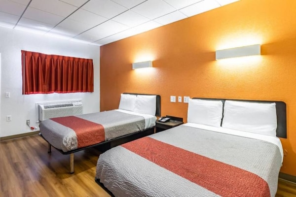 Foto van 4 tweepersoonsbedden | Niet-roken, koelkast - Vakantiehuis in ELIZABETH - BedRoom