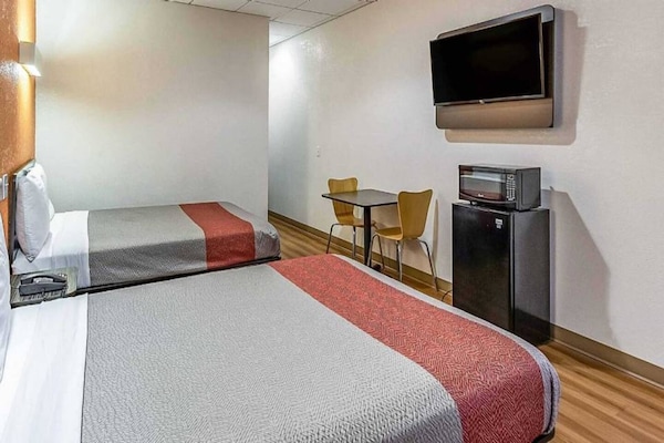 Foto van 4 tweepersoonsbedden | Niet-roken, koelkast - Vakantiehuis in ELIZABETH - BedRoom