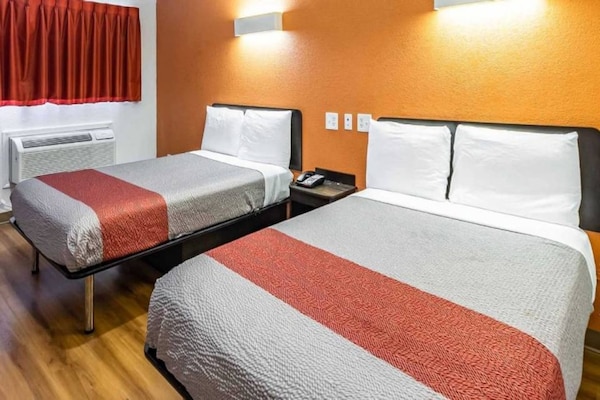 Foto van 3 tweepersoonsbedden | Rookvrij - Vakantiehuis in ELIZABETH - BedRoom