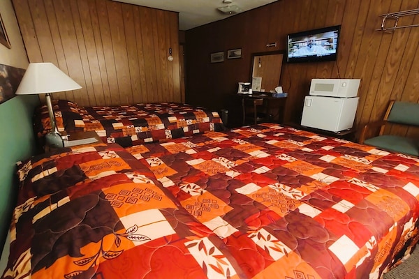 Foto van 2 Volle Bedden Met 1 Twin Bed & Rollaway - Vakantiehuis in International Falls - BedRoom